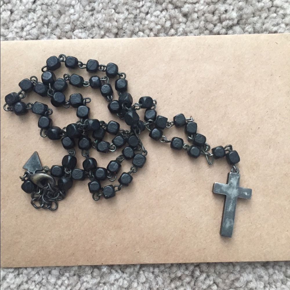 Black rosary men’s necklace from Guess